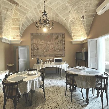 Palazzo De Carlo E Il Parco Dei 7 Pozzi Panzió Lecce Kültér fotó