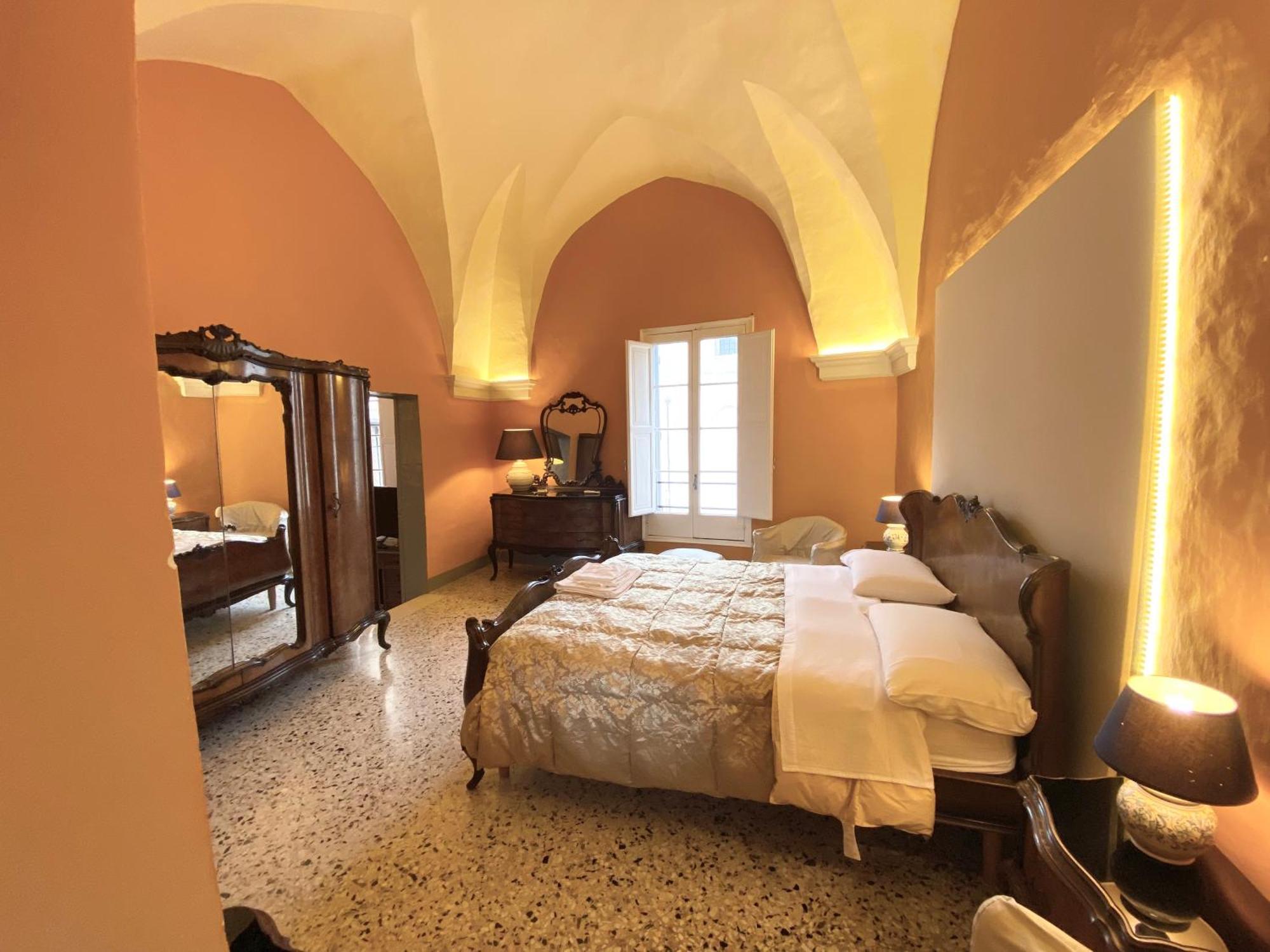 Palazzo De Carlo E Il Parco Dei 7 Pozzi Panzió Lecce Kültér fotó