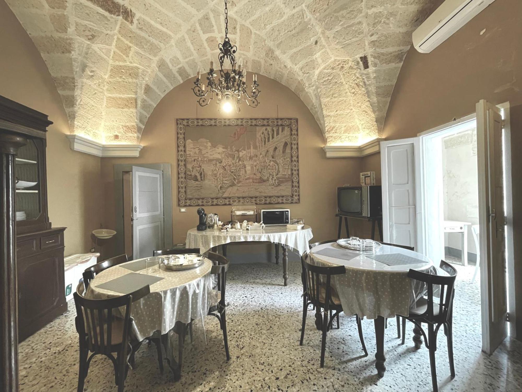Palazzo De Carlo E Il Parco Dei 7 Pozzi Panzió Lecce Kültér fotó